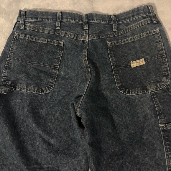 Wrangler Men's Relaxed Fit Jeans in Dark Blue - Picture 5 of 7